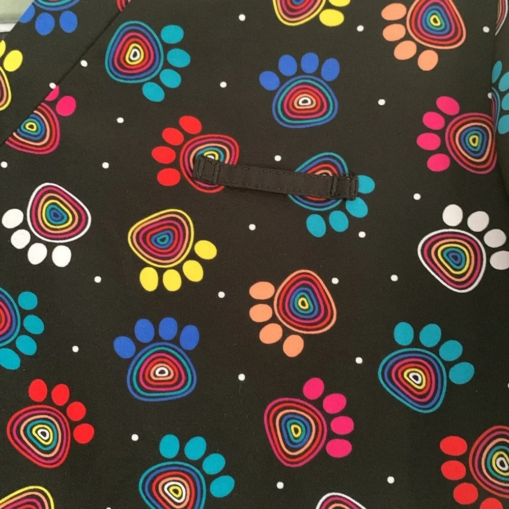 {White Cross} scrub top - Picture 6 of 7